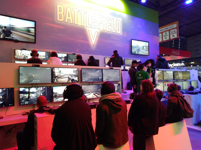 visitors on Paris Games Week 2018 